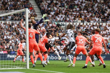 Derby İlçesi 'nden Callum Elder, 16 Ağustos 2025' te İngiltere 'nin Derby Park Stadyumu' nda oynanan Sky Bet Şampiyonası maçında 1-1 berabere kaldı.