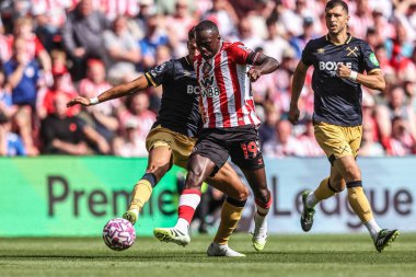 Sunderland 'dan Habib Diarra, 16 Ağustos 2025' te Sunderland-West Ham United Stadyumu 'nda Premier League maçında pas attı.