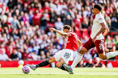 Manchester United 'dan Matheus Cunha, Manchester United' ın 17 Ağustos 2025 'te Old Trafford, Manchester' da oynadığı Premier League maçında şut çekti.