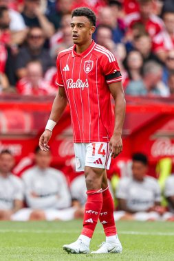 Nottingham Ormanı 'ndan Dan Ndoye 17 Ağustos 2025' te Nottingham Forest, Brentford 'a karşı oynanan Premier Lig karşılaşmasında görülüyor.