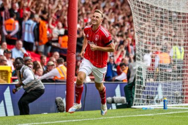 Nottingham Ormanı 'ndan Chris Wood, Nottingham City Ground, Nottingham, İngiltere' de oynanan Premier League maçında 3-0 'lık galibiyetini kutluyor.