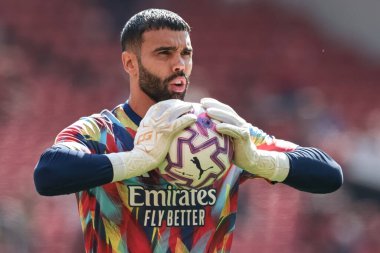 Arsenal 'den David Raya Premier League maçı sırasında Manchester United ile Old Trafford, Manchester, Birleşik Krallık' ta oynanan ısınma maçında 17 Ağustos 2025 'te
