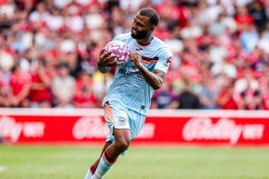 Brentford 'dan Igor Thiago, 17 Ağustos 2025' te İngiltere 'nin Nottingham şehrinde oynanan Premier League maçında Nottingham Forest' a karşı Brentford maçında 3-1 'lik galibiyetini kutluyor.