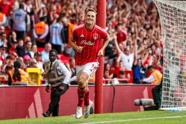 Nottingham Ormanı 'ndan Chris Wood, Nottingham City Ground, Nottingham, İngiltere' de oynanan Premier League maçında 3-0 'lık galibiyetini kutluyor.