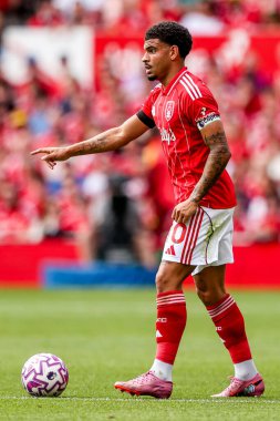 Nottingham Ormanı 'ndan Morgan Gibbs-White Premier League maçında Nottingham Forest, Brentford' a karşı City Ground, Nottingham, İngiltere 'de 17 Ağustos 2025' te koşuyor.