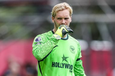 Brentford 'lu Caoimhin Kelleher, Nottingham Forest' a karşı 17 Ağustos 2025 'te İngiltere' nin Nottingham şehrinde oynanan Premier Lig karşılaşmasında görülüyor.