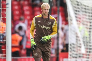 Brentford 'lu Caoimhin Kelleher Premier Lig maçı sırasında Nottingham Forest' a karşı Brentford City Ground, Nottingham, İngiltere 'de 16 Ağustos 2025' te oynanan ısınma maçında
