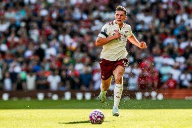 Arsenal 'den Viktor Gyokeres, Manchester United' ın 17 Ağustos 2025 'te Old Trafford, Manchester' da oynadığı Premier League maçında topla koşuyor.