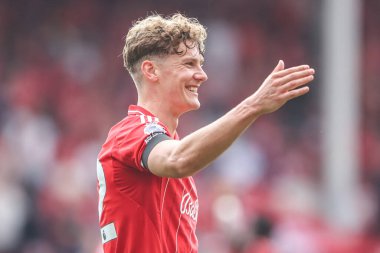 Nottingham Ormanı 'ndan Ryan Yates, Nottingham Forest' a karşı 16 Ağustos 2025 'te İngiltere' nin Nottingham şehrinde oynanan Premier League maçında galibiyeti kutluyor.