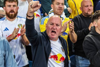 Leeds taraftarları Premier League maçından önce Leeds United Everton 'a karşı Elland Road, Leeds, İngiltere' de 18 Ağustos 2025 'te oynanan maçta Leeds United' ı izlediler.