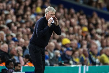 Everton 'ın David Moyes teknik direktörü, 18 Ağustos 2025' te İngiltere, Leeds Road 'da oynanan Premier League maçında takımına talimat verir.