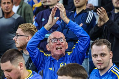 Leeds taraftarları Premier League maçından önce Leeds United Everton 'a karşı Elland Road, Leeds, İngiltere' de 18 Ağustos 2025 'te oynanan maçta Leeds United' ı izlediler.