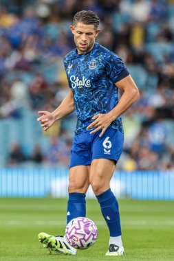 Everton 'dan James Tarkowski Premier Lig maçında hazırlık oturumunda Leeds United Everton' a karşı Elland Road, Leeds, İngiltere, 18 Ağustos 2025