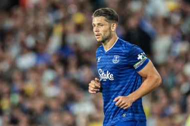 Everton 'dan James Tarkowski Premier League maçı sırasında Leeds United Everton' a karşı Elland Road, Leeds, İngiltere, 18 Ağustos 2025