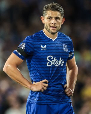 Everton 'dan James Tarkowski Premier League maçı sırasında Leeds United Everton' a karşı Elland Road, Leeds, İngiltere, 18 Ağustos 2025