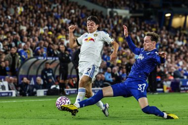 Leeds United 'dan Daniel James ve Everton' dan James Garner Premier League maçında Leeds United Everton 'a karşı Elland Road, Leeds, İngiltere' de 18 Ağustos 2025 'te oynadılar.