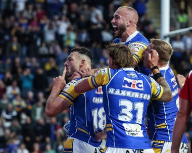 Leeds Rhinos 'tan Jake Connor, 21 Ağustos 2025' te Headingley Stadyumu 'nda oynanan Betfred Süper Lig 23. Maçı' nda Leeds Rhinos ile Hull KR karşılaşmasını kutluyor.