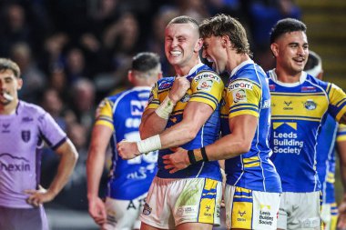 Leeds Rhinos takımından Harry Newman, 21 Ağustos 2025 'te Leeds Stadyumu' nda oynanan Betfred Süper Lig 23. Maçı 'nda Leeds Rhinos ile Hull KR karşılaşmasını kutluyor.