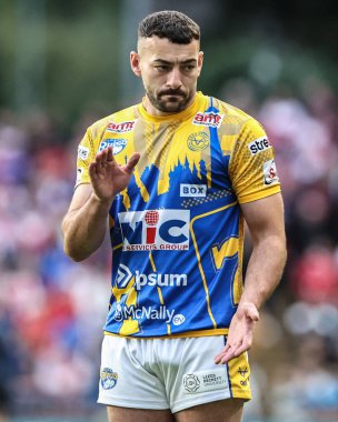 Leeds Rhinos takımından Jake Connor, Betfred Süper Lig maçının 23 'üncü raundunda Leeds Rhinos' a karşı Hull KR maçında Leeds Stadyumu, Leeds, İngiltere, 21 Ağustos 2025 'te ısındı.
