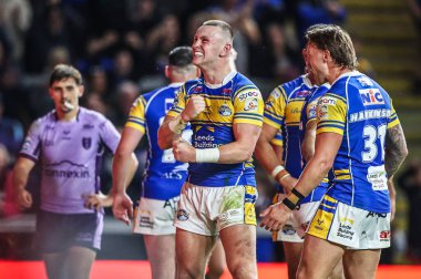 Leeds Rhinos takımından Harry Newman, 21 Ağustos 2025 'te Leeds Stadyumu' nda oynanan Betfred Süper Lig 23. Maçı 'nda Leeds Rhinos ile Hull KR karşılaşmasını kutluyor.