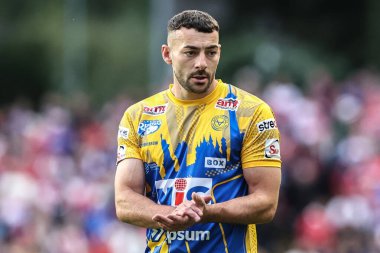 Leeds Rhinos takımından Jake Connor, Betfred Süper Lig maçının 23 'üncü raundunda Leeds Rhinos' a karşı Hull KR maçında Leeds Stadyumu, Leeds, İngiltere, 21 Ağustos 2025 'te ısındı.