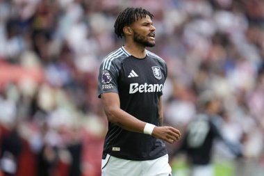 Aston Villa takımından Tyrone Mings Premier League maçında Brentford, Aston Villa 'ya karşı Gtech Community Stadyumu, Londra, 23 Ağustos 2025