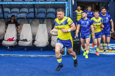 Warrington Wolves 'tan Luke Yates, Betfred Süper Lig 23. Raundda oynanan Huddersfield Giants - Warrington Wolves maçında maç öncesi ısınma turunda Accu Stadyumu, Huddersfield, Birleşik Krallık, 24 Ağustos 2025
