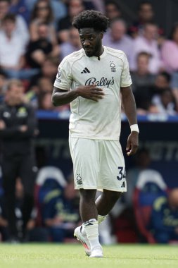 Nottingham Ormanı 'ndan Ola Aina Premier League maçı sırasında Kristal Saray, Nottingham Ormanı' na karşı Selhurst Park, Londra, Birleşik Krallık, 24 Ağustos 2025