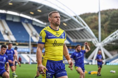 Warrington Wolves takımından Matt Dufty, Betfred Süper Lig 23. Raundda oynanan Huddersfield Giants vs Warrington Wolves maçında maç öncesi ısınma turunda Accu Stadyumu, Huddersfield, Birleşik Krallık, 24 Ağustos 2025