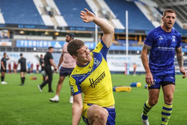 Warrington Wolves 'tan Jake Thewlis, Betfred Süper Lig 23. Raundda oynanan Huddersfield Giants' ın Warrington Wolves 'a karşı oynadığı maçta maç öncesi ısınma turunda, 24 Ağustos 2025' te Accu Stadyumu, Huddersfield, Birleşik Krallık