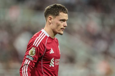 Liverpool 'dan Milos Kerkez Premier Lig maçı sırasında Newcastle United, Liverpool' a karşı St. James 's Park, Newcastle, İngiltere, 25 Ağustos 2025