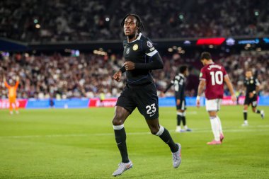 Chelsea 'li Trevoh Chalobah, 22 Ağustos 2025' te Londra 'daki Londra Stadyumu' nda oynanan Premier League maçında 1-5 'lik galibiyet golünü kutluyor.