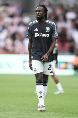 Premier Lig maçında Aston Villa 'dan Evan Guessand, Brentford vs Aston Villa' ya karşı Gtech Community Stadyumu, Londra, 23 Ağustos 2025