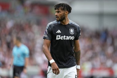Aston Villa takımından Tyrone Mings Premier League maçında Brentford, Aston Villa 'ya karşı Gtech Community Stadyumu, Londra, 23 Ağustos 2025