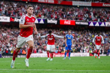 Arsenal 'den Viktor Gyokeres, 23 Ağustos 2025' te İngiltere 'nin başkenti Londra' daki Emirates Stadyumu 'nda oynanan Premier League maçında 5-0' lık galibiyetini kutluyor.