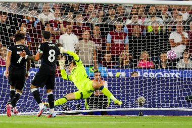 Chelsea 'den Pedro Neto Premier Lig maçında 1-2 berabere kaldı. West Ham United Chelsea' ye karşı Londra Stadyumu, Londra, İngiltere, 22 Ağustos 2025