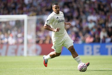 Nottingham Ormanı 'ndan Murillo Premier Lig maçı sırasında Kristal Saray, Nottingham Ormanı' na karşı Selhurst Park, Londra, Birleşik Krallık, 24 Ağustos 2025