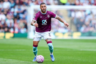 Burnley 'den Kyle Walker Premier Lig maçında topu ayaklarının dibine aldı Burnley - Sunderland - Turf Moor, Burnley, Birleşik Krallık, 23 Ağustos 2025