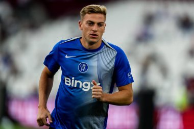 Chelsea 'den Liam Delap, 22 Ağustos 2025' te Londra 'daki Londra Stadyumu' nda oynanan Premier League maçından önce ısınıyor.