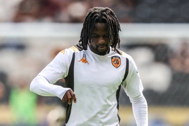 Babajide David Akintola maç öncesi ısınma maçında Hull City ve Blackburn Rovers maçında MKM Stadyumu, Hull, İngiltere, 23 Ağustos 2025