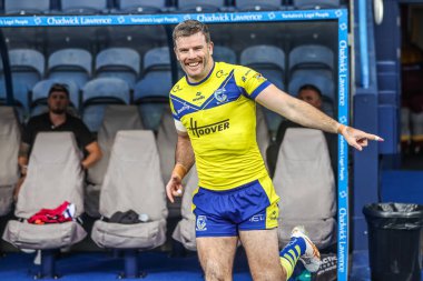 Warrington Wolves takımından Lachlan Fitzgibbon, 24 Ağustos 2025 'te İngiltere' nin Accu Stadyumu 'nda oynanan 23. Huddersfield Giants vs Warrington Wolves maçında Warmups maçına çıkıyor.