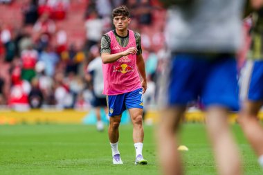 Leeds United takımından Daniel James, 23 Ağustos 2025 'te Birleşik Krallık' ın başkenti Londra 'daki Emirates Stadyumu' nda oynanan Premier League karşılaşması öncesinde ısınmaya başladı.
