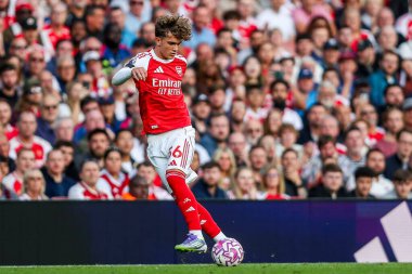 Arsenal 'den Max Robert Dowman, 23 Ağustos 2025' te Birleşik Krallık Emirates Stadyumu 'nda oynanan Premier League maçında pas attı.