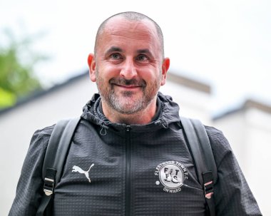 Fleetwood Town 'un baş antrenör yardımcısı Adam Temple, Gökyüzü İddia Ligi 2 maçında Fleetwood Town ile Oldham Athletic arasında 23 Ağustos 2025' te Highbury, Fleetwood Stadyumu 'nda karşılaşacak.