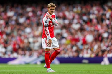 Arsenal 'den Martin Odegaard, 23 Ağustos 2025' te Birleşik Krallık 'taki Emirates Stadyumu' nda oynanan Premier League karşılaşmasında tepki gösterdi.