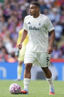 Nottingham Ormanı 'ndan Murillo Premier Lig maçı sırasında İngiltere' nin Selhurst Park kentinde oynanan Crystal Palace - Nottingham Ormanı maçında topun üstündeydi.