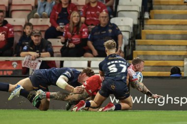 Leigh Leopards takımından Josh Charley, Salford Red Devils 'in oynadığı Betfred Süper Lig 23. Raundunda Leigh Leopards' a karşı Salford Red Devils 'in oynadığı Leigh Spor Köyü, Leigh, İngiltere' de 22. 