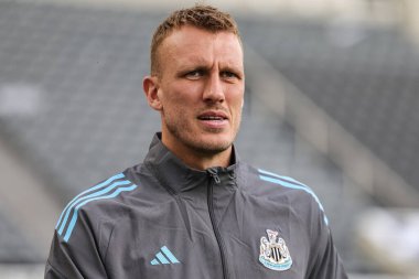 Newcastle Untie takımından Dan Burn, 25 Ağustos 2025 'te İngiltere' deki St. James 's Park' ta oynanan Premier League karşılaşmasında Liverpool 'a geldi.