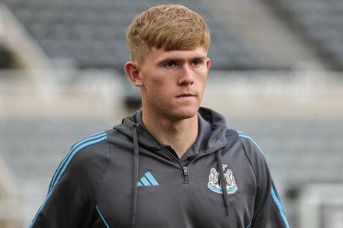 Lewis Hall of Newcastle Untie, Premier League maçı sırasında St.James 's Park' ta Newcastle Liverpool 'a karşı 25 Ağustos 2025' te geldi.