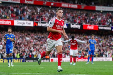 Arsenal 'den Viktor Gyokeres, 23 Ağustos 2025' te İngiltere 'nin başkenti Londra' daki Emirates Stadyumu 'nda oynanan Premier League maçında 5-0' lık galibiyetini kutluyor.